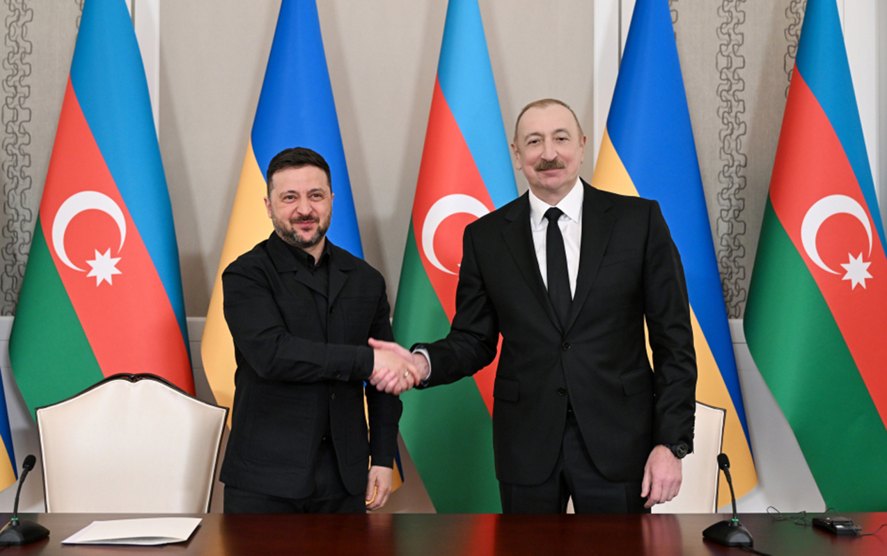 “Siz bizim uşaqlarımıza kömək edirsiniz” 
							 – Zelenski Əliyevə təşəkkür etdi