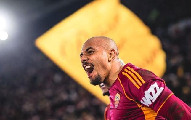 AS Roma vacib futbolçusunu komandada saxlayır: Müqavilə yeniləndi