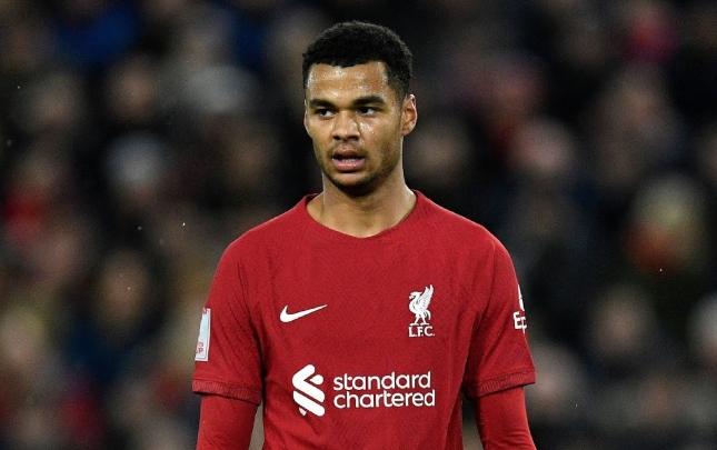 “Liverpul”da Strateji Qalmaq Qərarı: Komandanın Gələcəyi Üçün Mühüm Addım