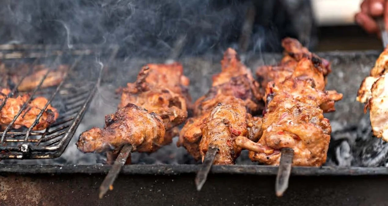 Rio de Janeyroda İngilis turistə 91 min TL-lik “kebab” fırıldağı: Ödəniş cihazı manipulyasiyası