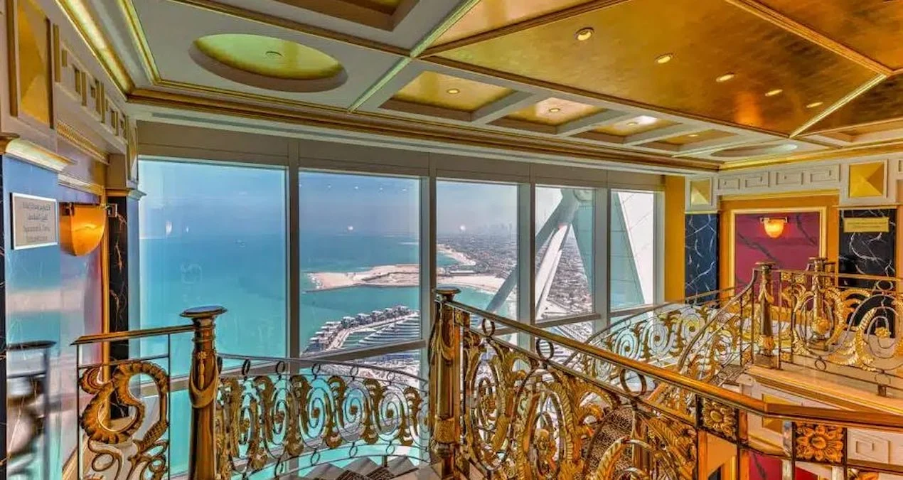 Qızıl Vərəqli Dubay Simvolu: Burj Al Arab Qapılarını Bağladı