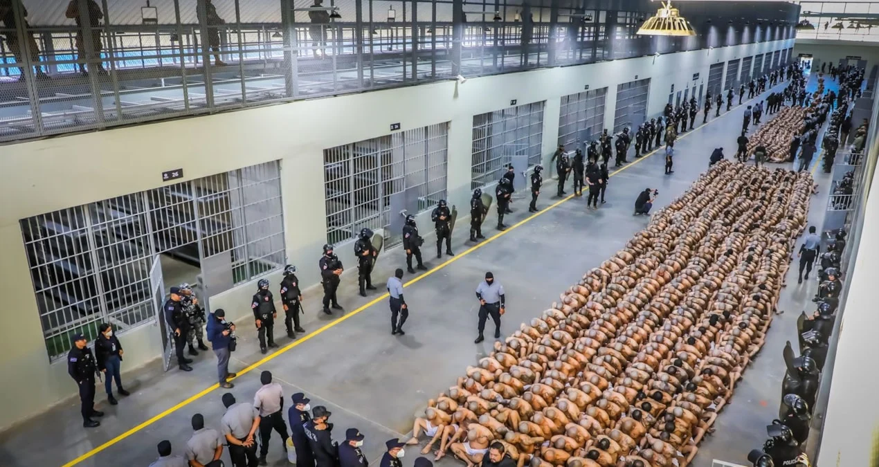 El Salvador: 12 yaşlı uşaqlar üçün ömürlük həbs cəzası qüvvəyə mindi