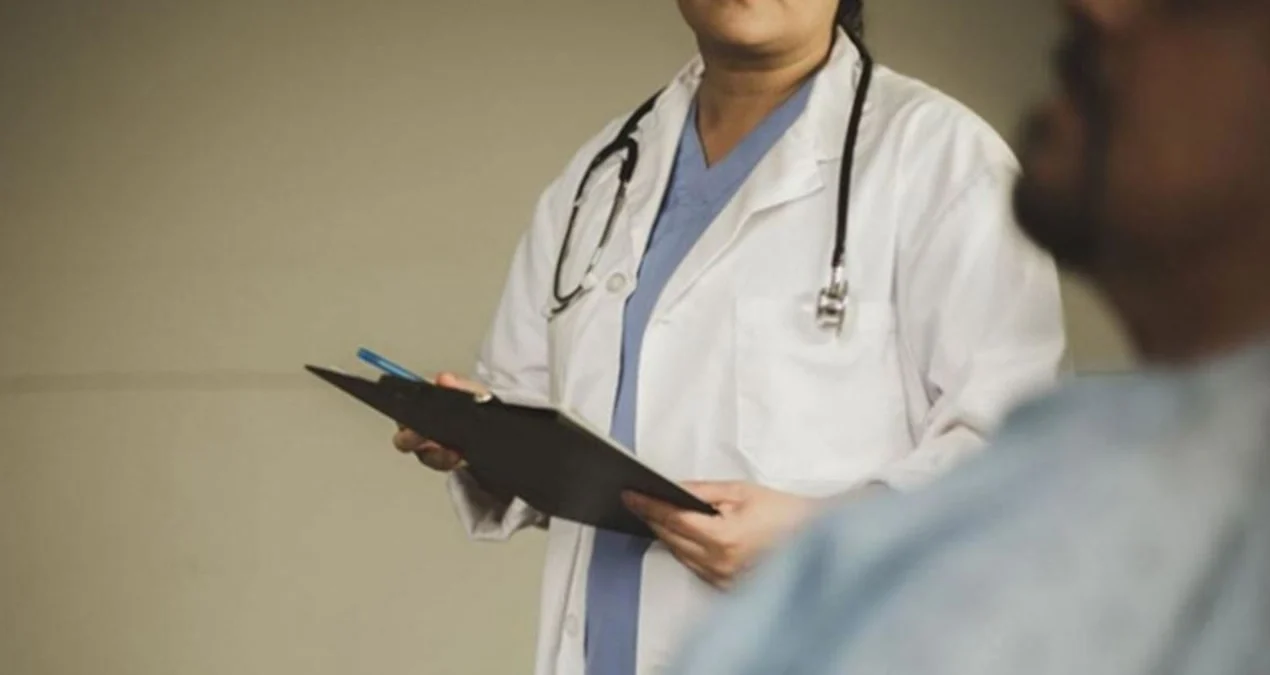 Böyük Britaniyada Səhiyyə Böhranı Dərinləşir: Həkim Çatışmazlığı Tibb Bacılarını Riskli Addımlara Sövq Edir