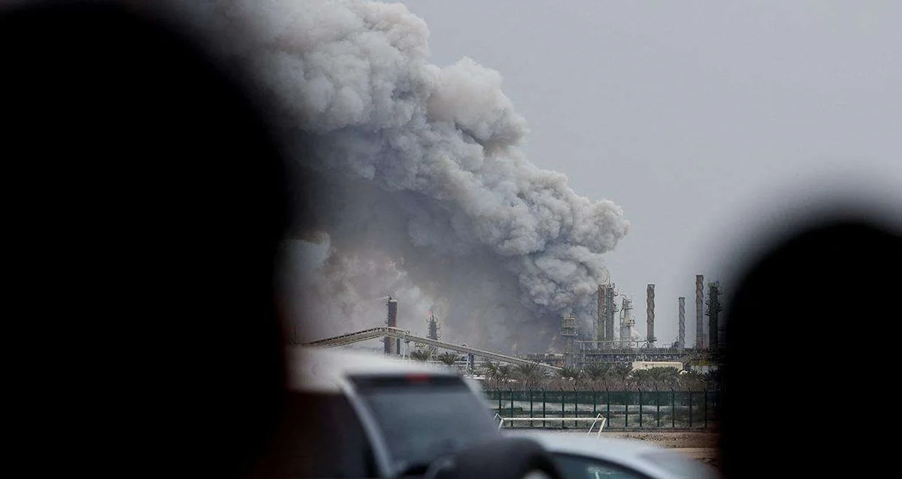 İran hücumlarından sonra Bəhreyndən sərt cavab: Vətəndaşlıqları araşdırılacaq!