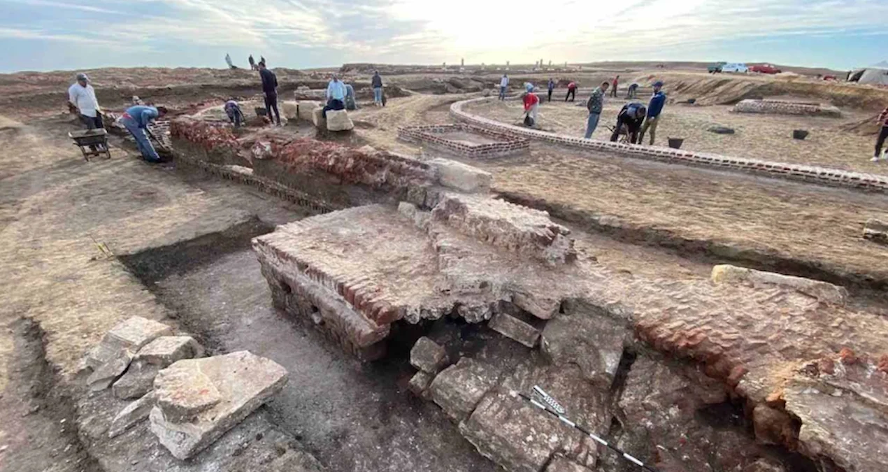 Misirdə 7 illik qazıntıların sirri açıldı: ‘Palçıq tanrısı’na həsr olunmuş qurbangah tapıldı