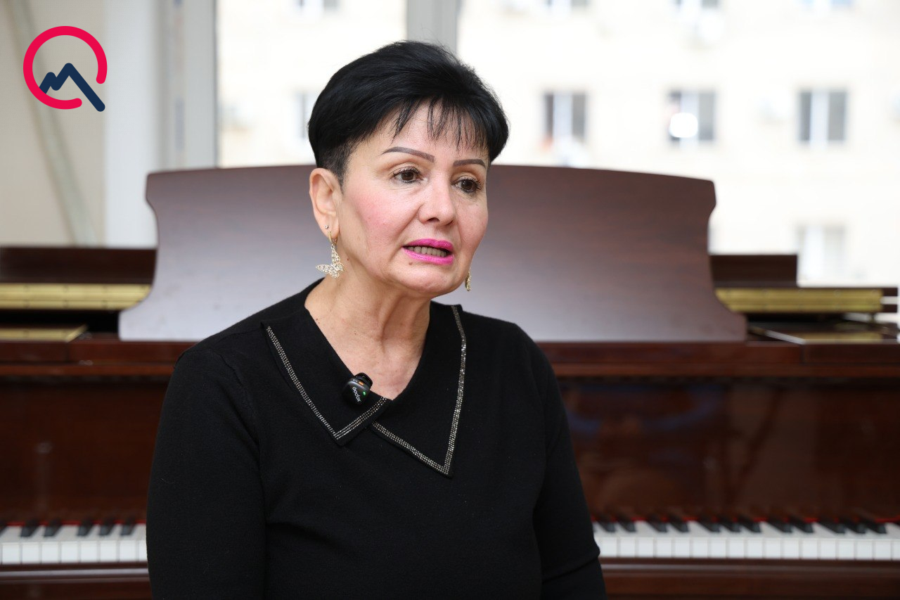 “Səhnədə oynadığım zaman ətəyim düşdü, yaxşı ki, altında qəşəng “finka”m var idi” 
							 – Videomüsahibə