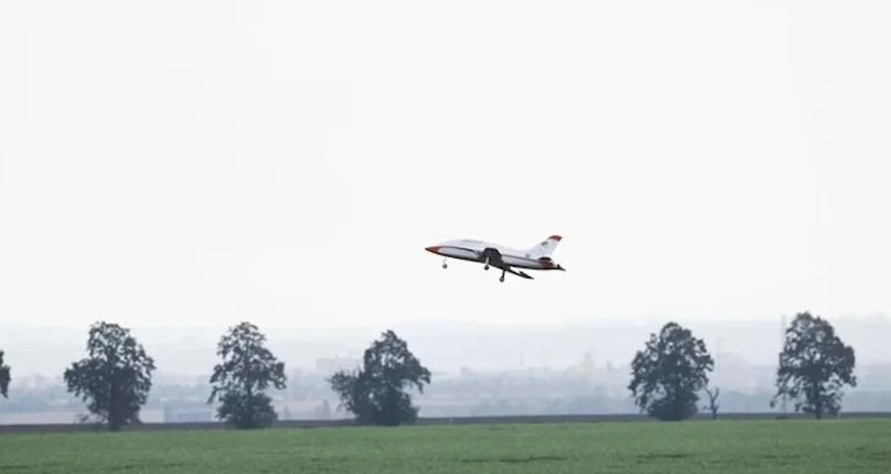 Almaniyanın Yeni Təyyarəsi Havada Şəklini Dəyişir: Səma Qaydaları Yenidən Yazılır