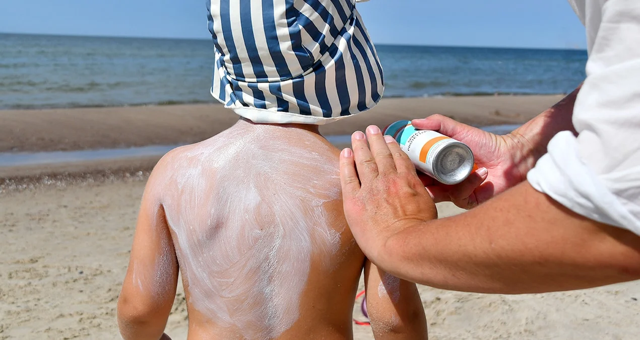 Fransada Məşhur Günəş Kremi Geri Çağırılır: Təhlükəli Madde Aşkarlanıb!