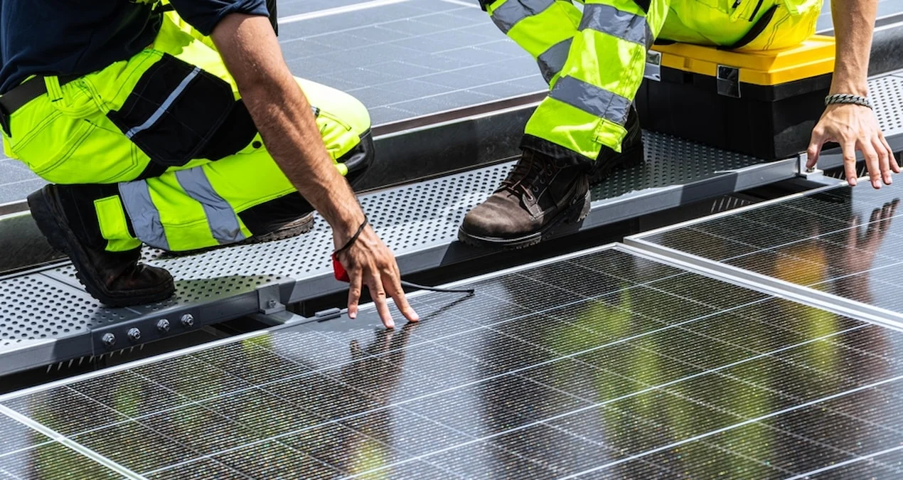 Günəş Panellərində İnqilab: Yağış Damlalarından Elektrik Enerjisi İstehsal Ediləcək