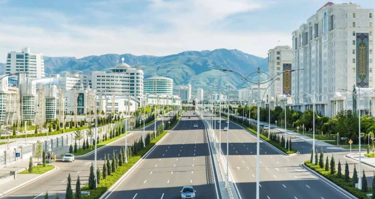 Ağ Mərmər Şəhər və Səhranın Yanar Krateri: Türkmənistanın Sirli Dünyası