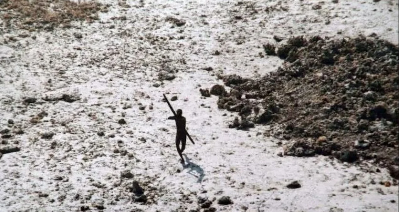 Hindistanda dünyanın ən təcrid olunmuş qəbiləsinə ərzaq aparan fenomen həbs edildi