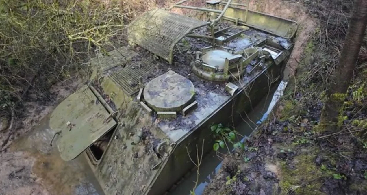 Belçikada İllərlə Gizli Qalmış Hərbi Arsenal Üzə Çıxdı: Tanklar və Obüslər Kəşf Edildi