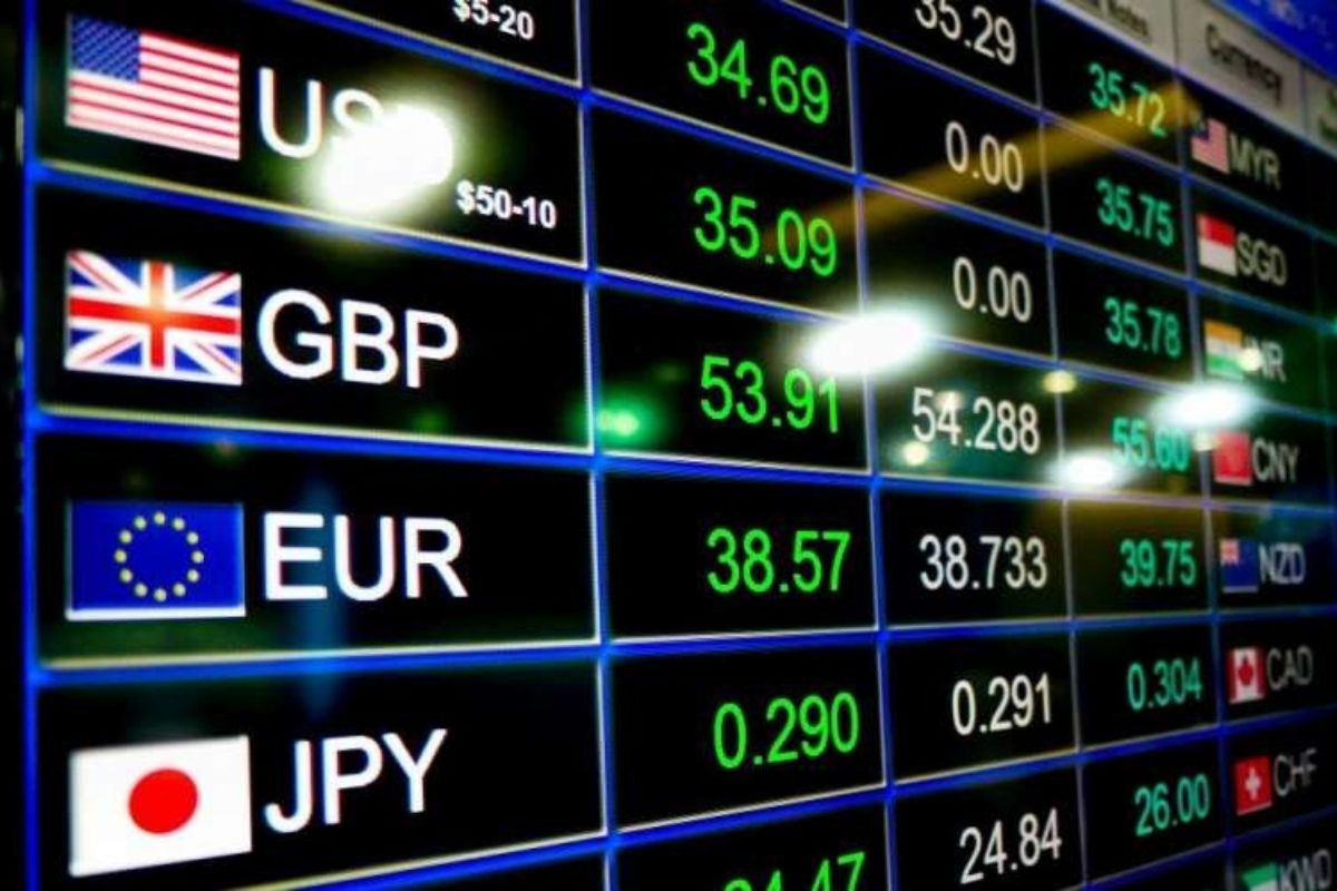 Manat dollara qarşı sabitliyini qoruyur: Mərkəzi Bankdan yeni məzənnə