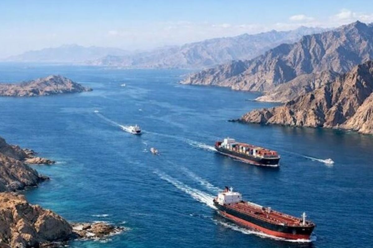 İran Hörmüz Boğazı Kartından Əl Çəkməyəcək: Strateji Gərginlik Yüksəlir