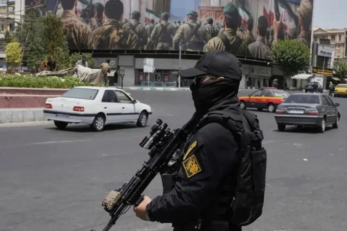 İranın böyük şəhərlərində postlar qurulur: Tehran nə üçün təşvişdədir?