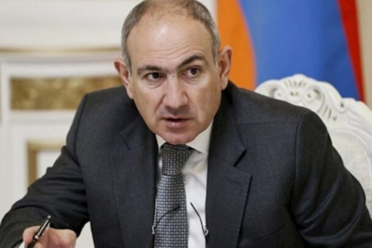 Ermənistan Seçkiləri Qızışır: İki Milyarder Paşinyana Qarşı Rusiya Dəstəyi ilə Birləşir