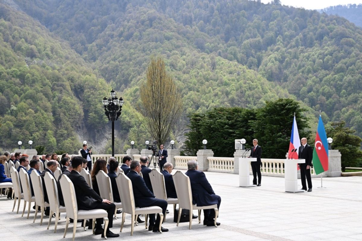Azərbaycan-Çexiya Əlaqələri: Əliyev və Babiş Birgə Bəyanatlarla Çıxış Etdilər