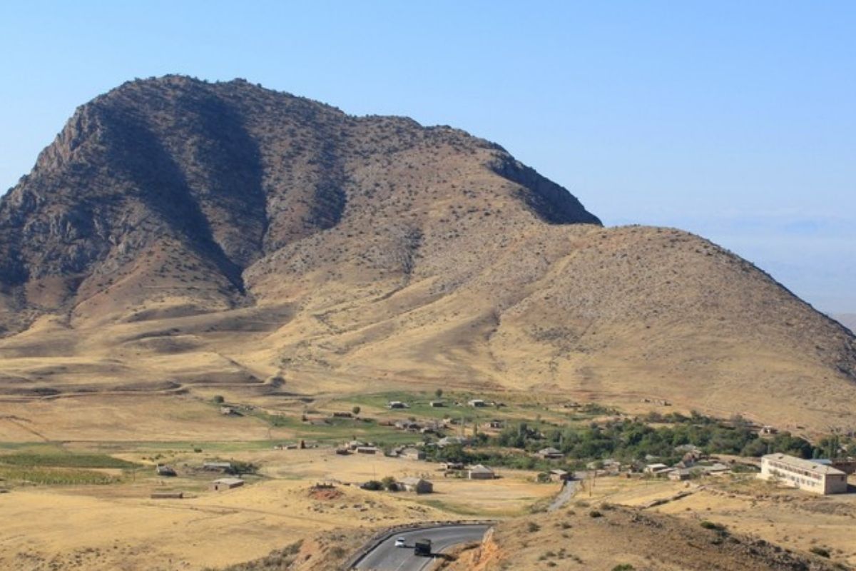 Azərbaycanın Kərki kəndi Ermənistanda yenidən gündəmdə: Müxalifət xəbərdarlıq edir
