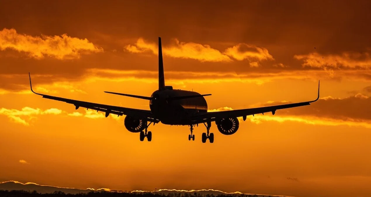 İran Beynəlxalq Uçuşları Bərpa Etdi: İstanbul da Daxil Olmaqla Əsas Xətlər Yenidən Açıldı