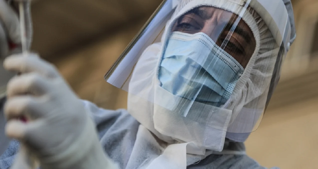 Koronavirusun Yeni Variantı 23 Ölkəyə Yayıldı: “Ağustos Böceği” Təhlükəsi Artır