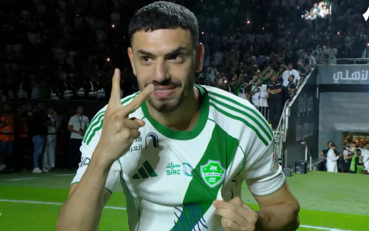 Çempionluğu qeyd etməyə “Çırpınırdı Qara dəniz”lə çıxdı 
							 – Video